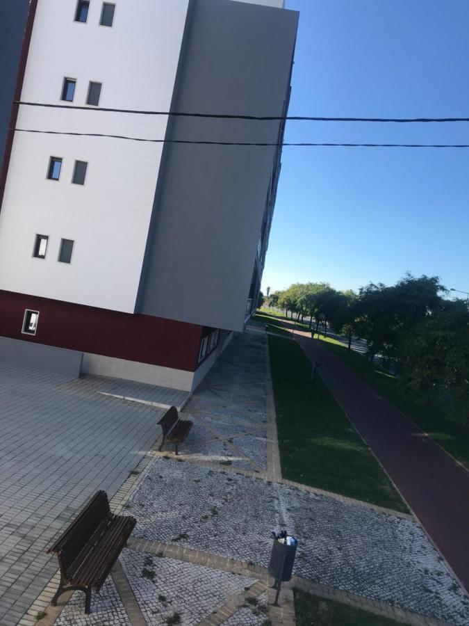 Modern Double Room With Private Balcony Монтижу Екстериор снимка