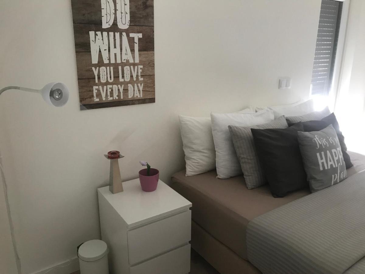 Modern Double Room With Private Balcony Монтижу Екстериор снимка