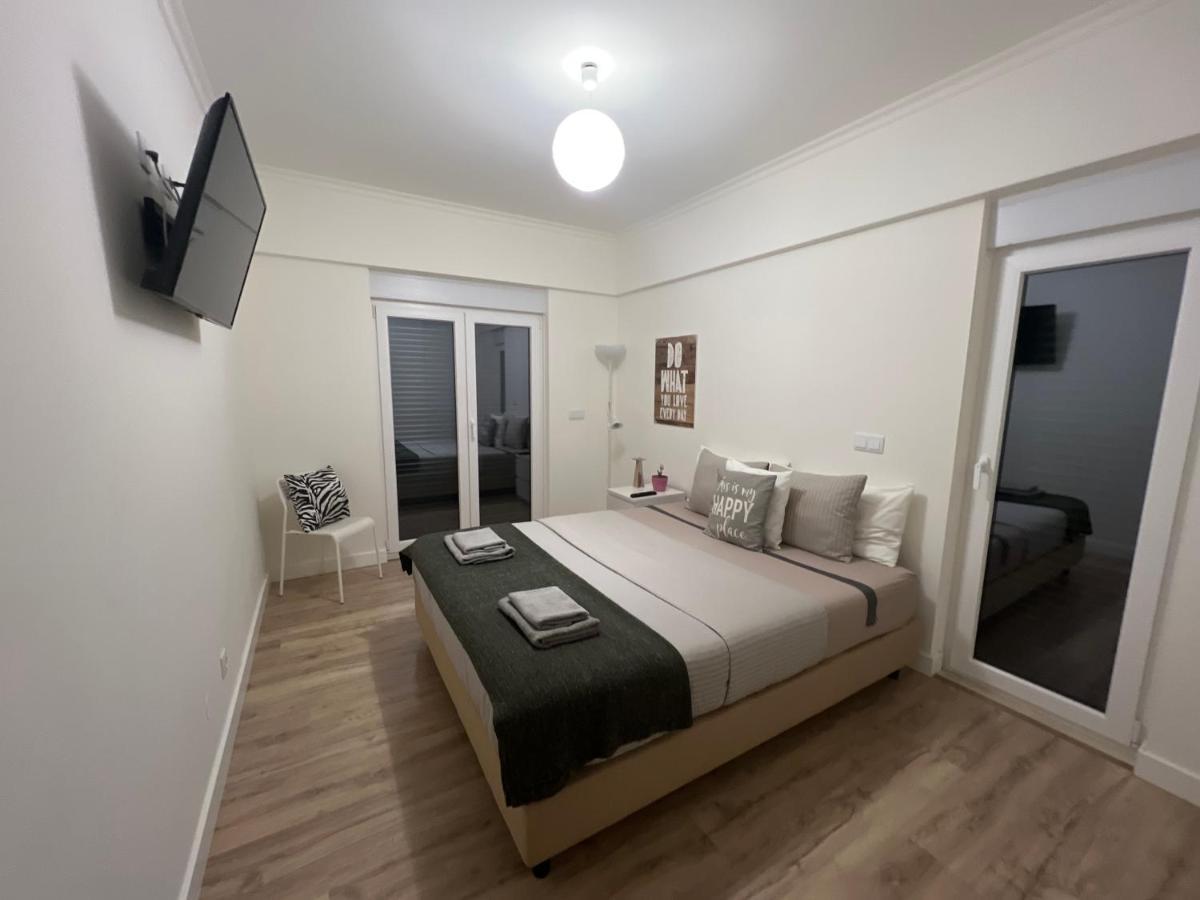 Modern Double Room With Private Balcony Монтижу Екстериор снимка