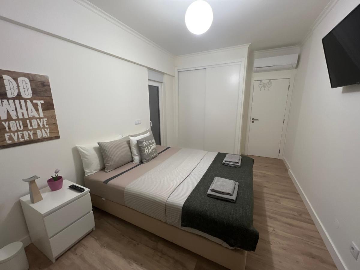 Modern Double Room With Private Balcony Монтижу Екстериор снимка