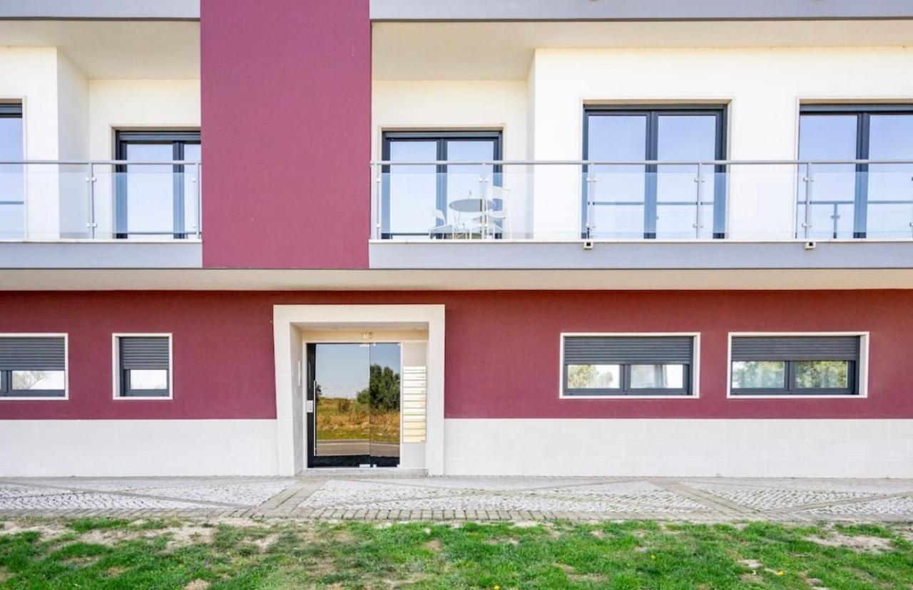 Modern Double Room With Private Balcony Монтижу Екстериор снимка