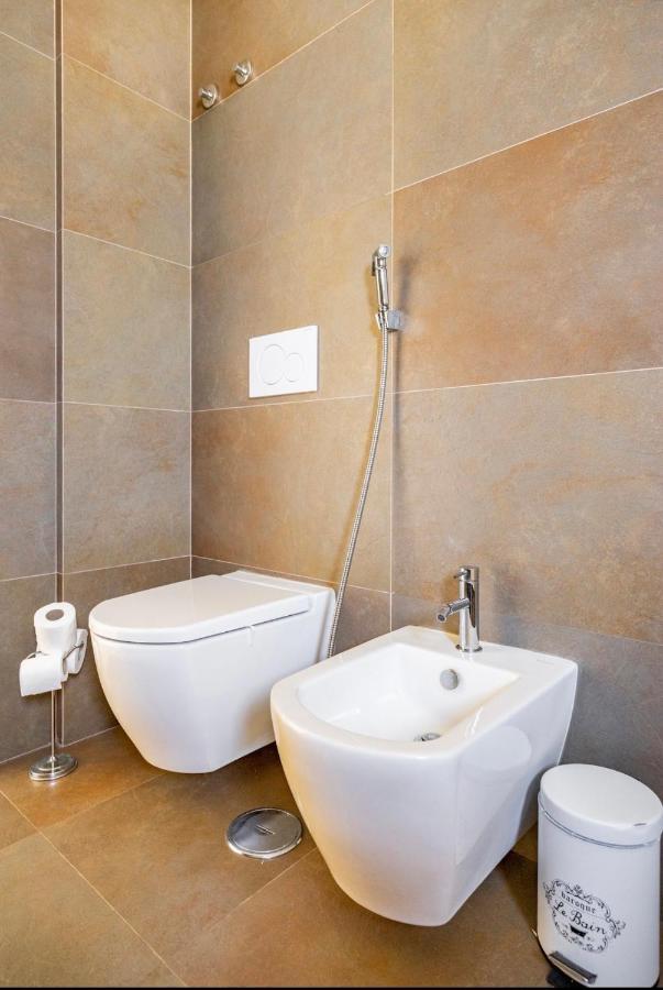 Modern Double Room With Private Balcony Монтижу Екстериор снимка