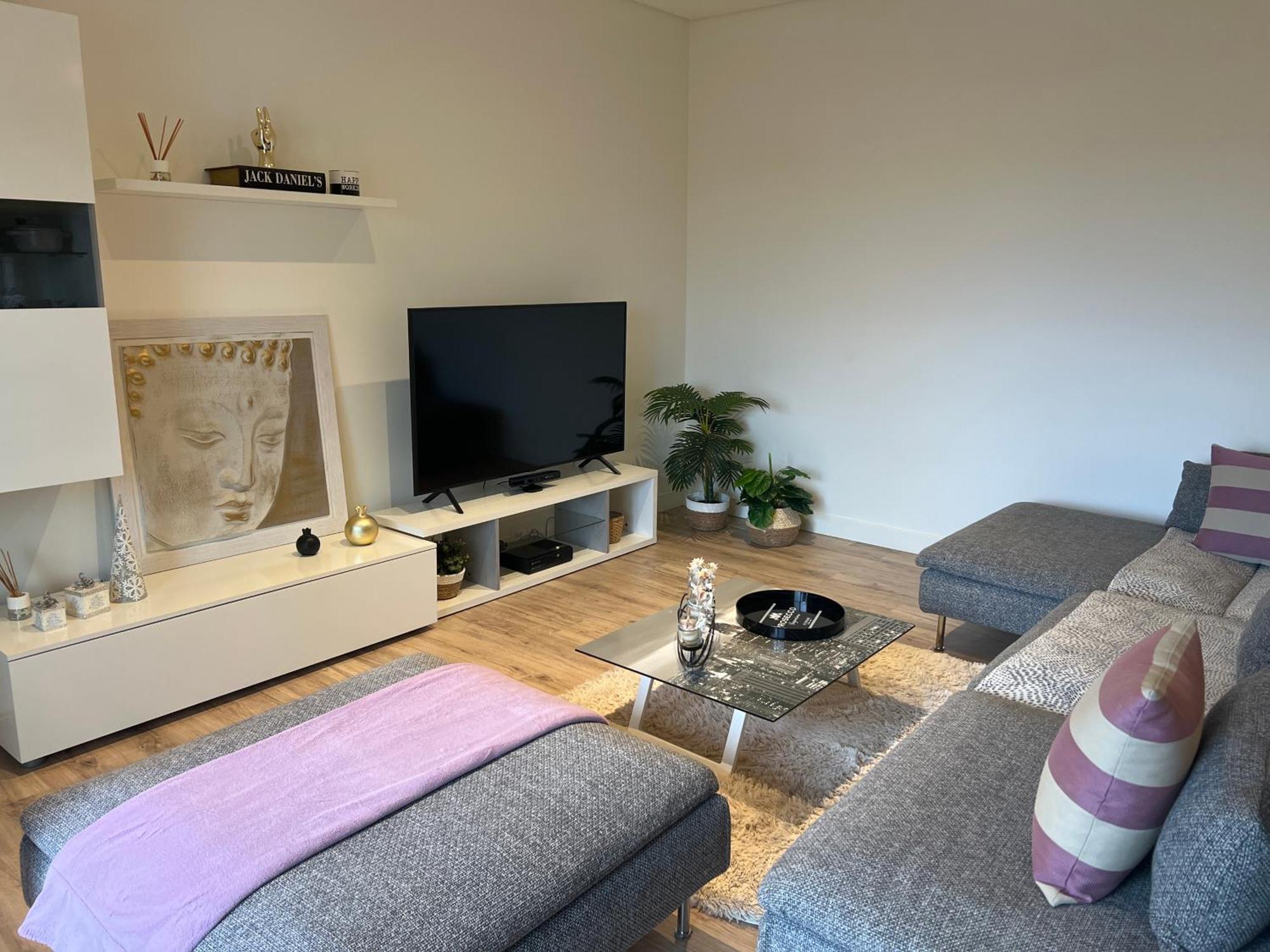 Modern Double Room With Private Balcony Монтижу Екстериор снимка