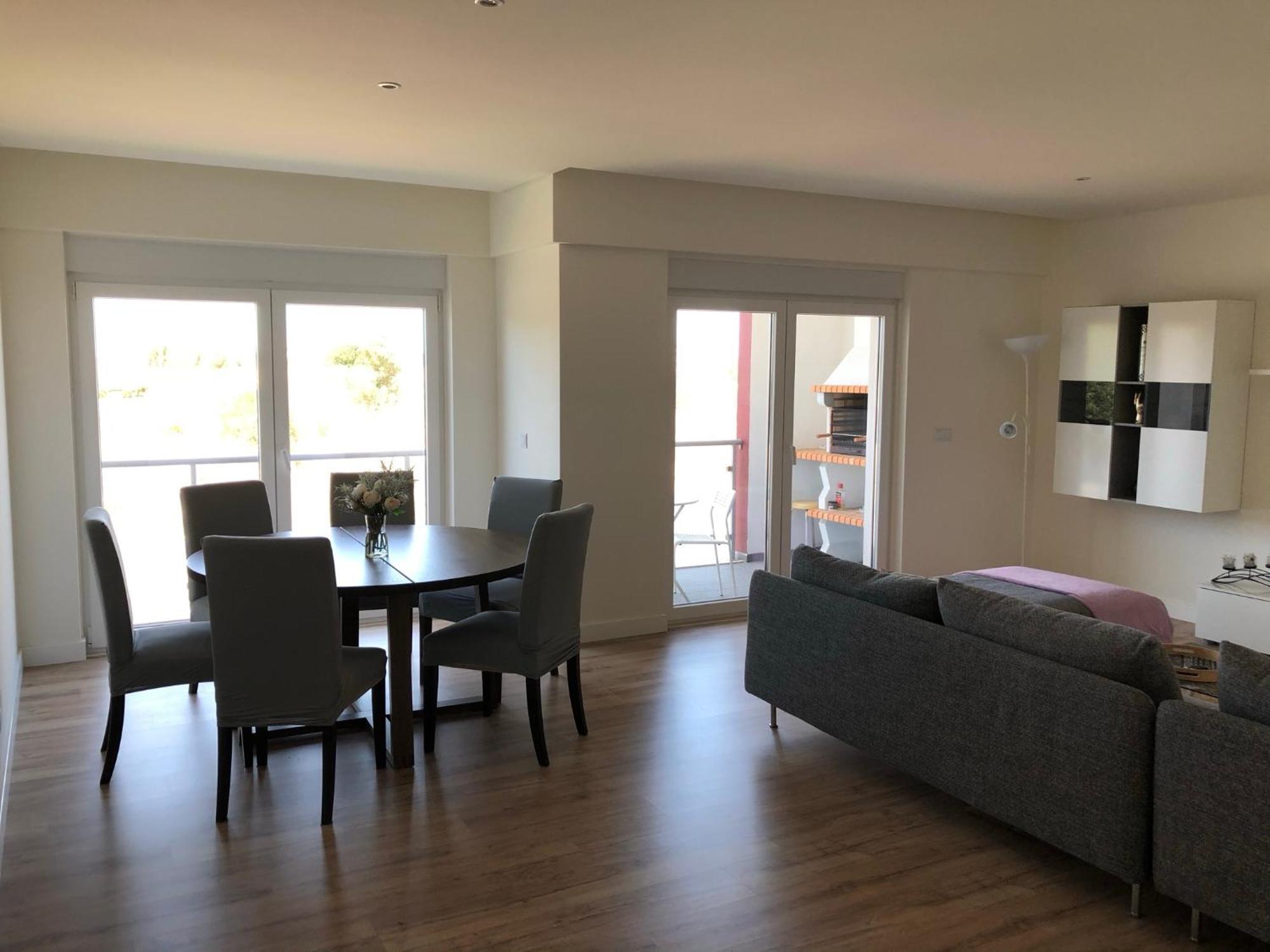 Modern Double Room With Private Balcony Монтижу Екстериор снимка